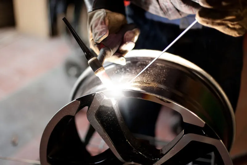 Rim crack restoration welding process
